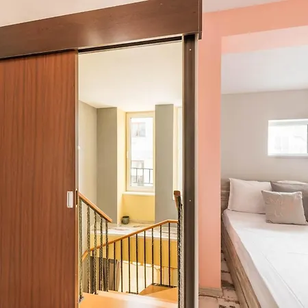 2br Maisonette In The Center Апартаменты
