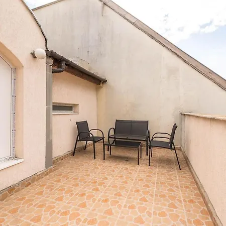 2br Maisonette In The Center * Варна