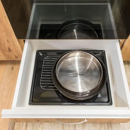 Апартаменты 2br Maisonette In The Center *