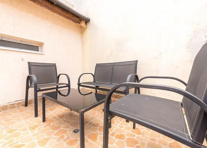 2br Maisonette In The Center